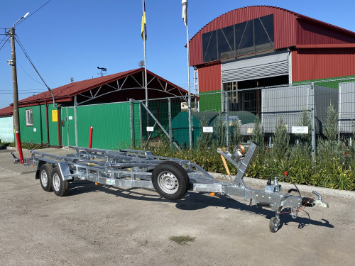 Two-axle boat trailer for transporting boats up to 8.5 m #1