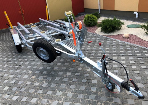 Two-axle trailer for transporting boats up to 5.7 m #1